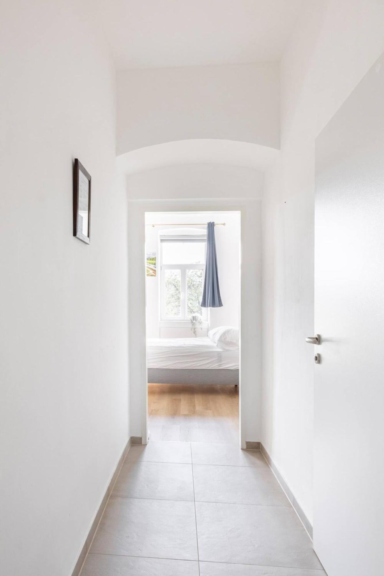 Apartment Near Schoenbrunn & Metro Vienna Esterno foto